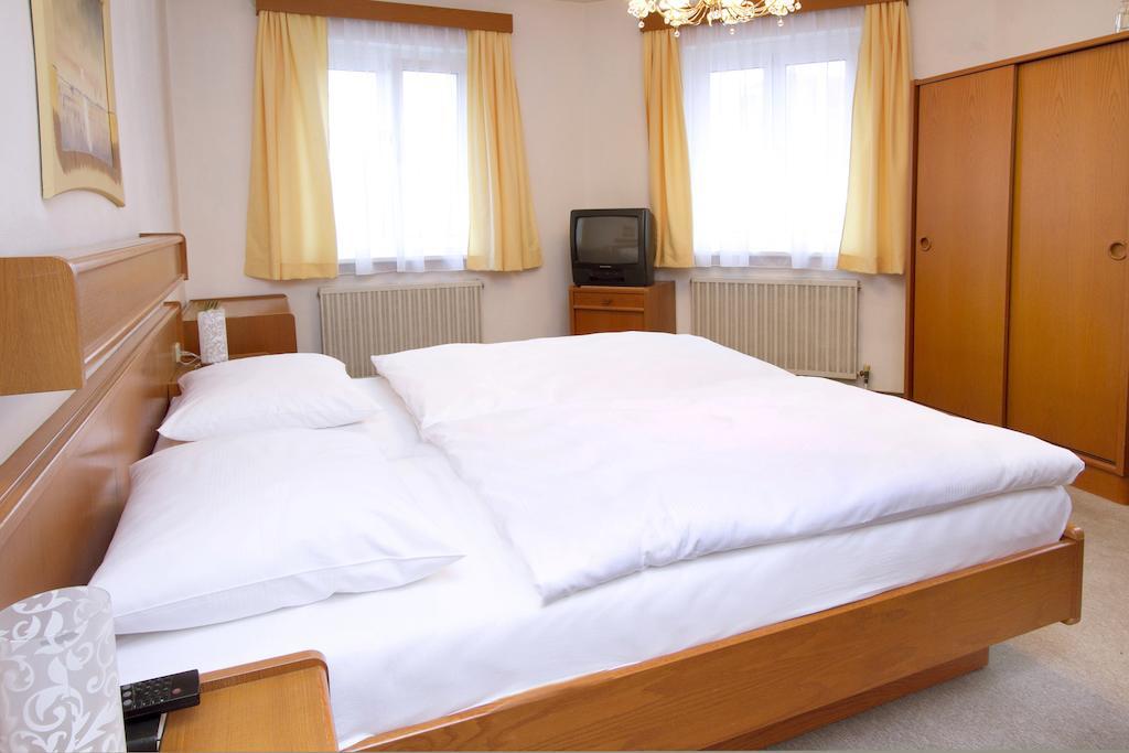 Hotel Zur Sonne Korneuburg Habitación foto